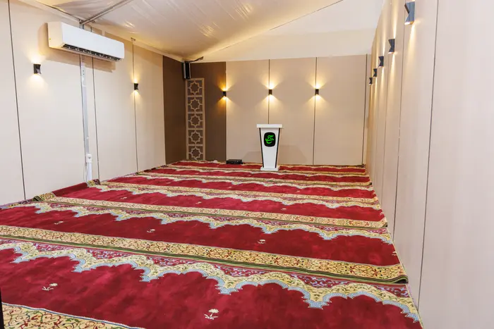 كراسي وأسرّة الحجاج الفاخرة