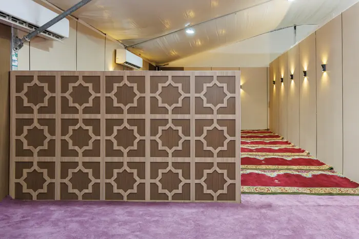 كراسي وأسرّة الحجاج الفاخرة
